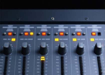 4 Preamp Settings That Fix Thin 2026 Podcast Audio